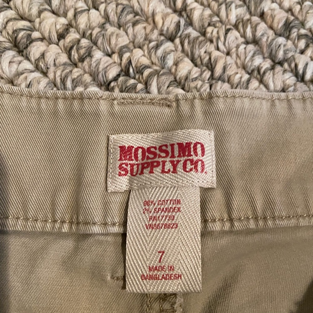 Shorts - Picture 3 of 3